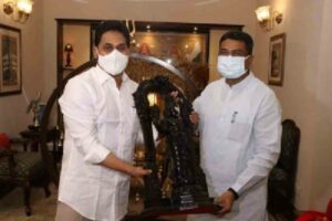Andhra CM requests Centre to stop Vizag steel plant sale