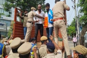 T’gana students protest at minister’s house, seek deferment of exams
