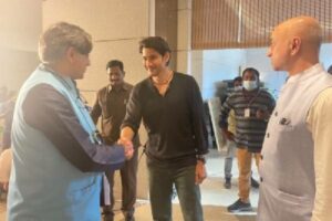 What a delightful personality, writes Tharoor after meeting Mahesh Babu