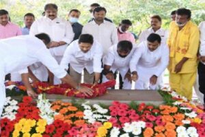 Andhra CM pays homage to YS Rajasekhara Reddy on 12th death anniversary