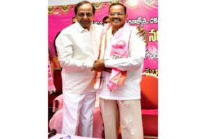 Former Andhra minister Mothkupalli Narasimhulu joins TRS