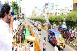 Andhra CM flags off 500 AC Thali Bidda Express vehicles