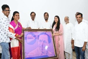 Roja meets KCR after KTR’s jibe on AP