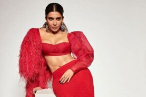 Pic Talk: Samantha sizzles in Red