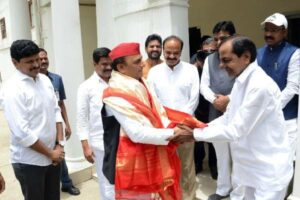 There will be a sensation, says KCR after meeting Kejriwal, Akhilesh