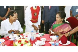 After cold war, Telangana CM shares dais with Governor