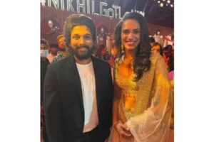 Champion shuttler PV Sindhu shares pic with Allu Arjun