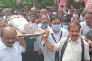 Telangana ministers attend funeral of youth killed in police firing