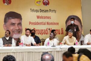 Naidu gets Murmu to his party meeting