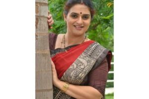 Actress Pavithra Lokesh lodges complaint against stalking