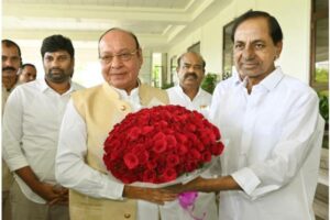 Vaghela meets KCR, discuss national politics