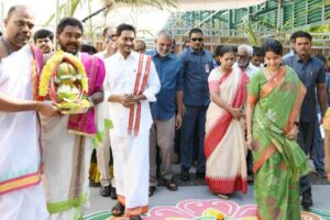 Jagan celebrates Sankranti at his camp office