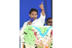 Jagan terms Naidu, Pawan as political wolves