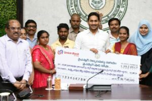 Jagan releases Kalyanamasthu, Shaadi Tohfa funds
