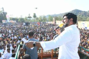 Lokesh calls Roja as Jabardast Aunt