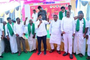 Lokesh promises separate law for safety of tenant farmers