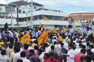 TDP, YSRCP activists clash in Palandu, police open fire