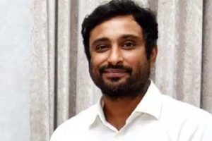 Amaravati farmers meet cricketer Ambati Rayudu