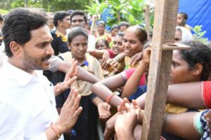 Jagan tours flood-hit areas of Godavari districts