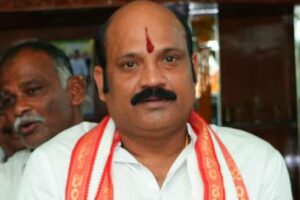 Yarlagadda calls it a day in YSR Congress