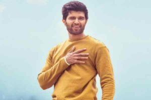 Vijay Devarakonda’s Enormous Female Fan Following: An Incident at Yadadri Temple