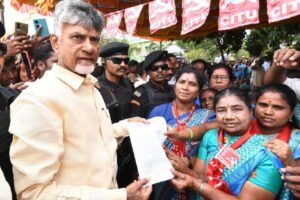 Naidu expresses solidarity with striking Anganwadi workers