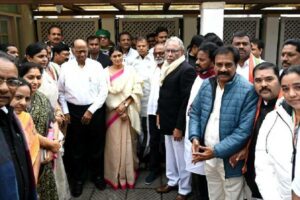 Sharmila holds protest in Delhi on bifurcation issues