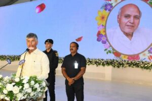 Naidu bats for Bharat Rathna for Ramoji Rao