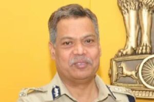 AP DGP gives notices to the waiting IPS officers