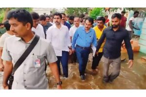 Nara Lokesh visits rain affected areas in Mangalagiri