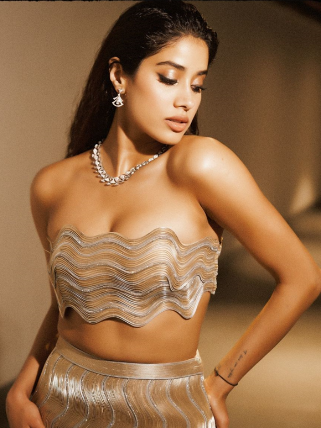 Janhvi Kapoor (8)