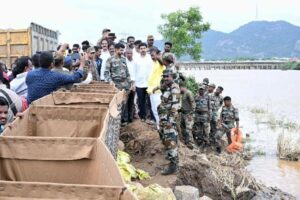 All the leakages from Budameru stopped, CM Chandrababu and team continue work on festival day