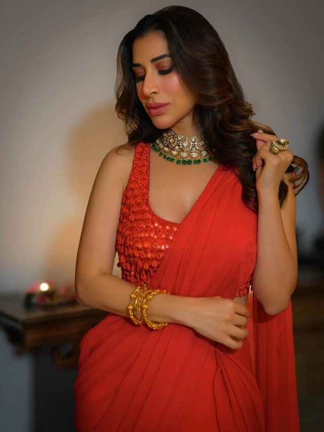 Sophie Choudry’s Festive Vibes