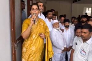 Madhavi Reddy creates hulchul in Kadapa