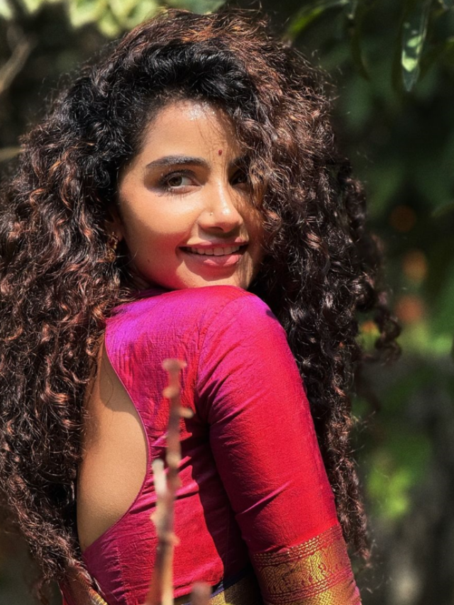 Anupama Parameswaran Kaadhal Mugam