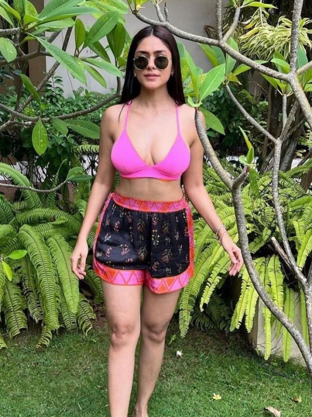 Mrunal Thakur in Vacay Mood