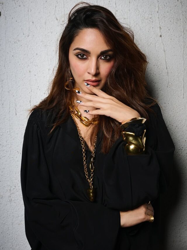 Kiara Advani Black Iconic Look