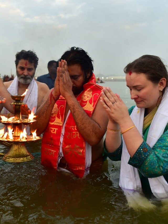 PawanKalyan Holy Dip Along With Family In Maha Kumbh 2025