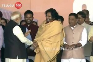 Pawan Kalyan does a Yogi Adityanath at Delhi CM swearing-in