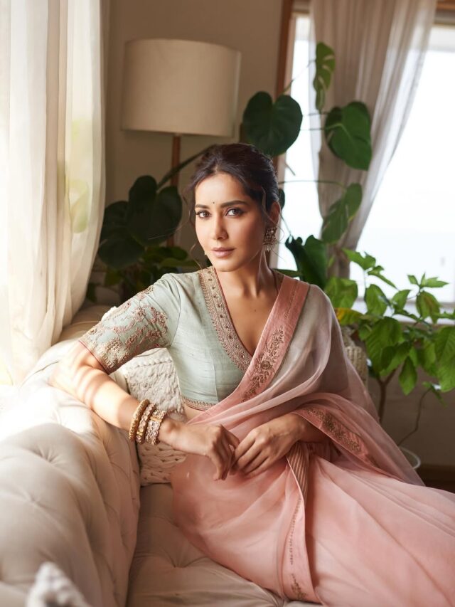 Raashii Khanna In Wave Summit India