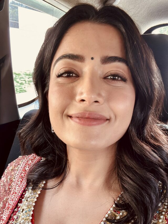 rashmika mandanna selfie poses