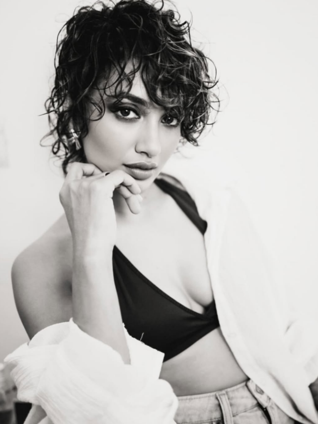 Tejaswi Madivada Looks Hottie