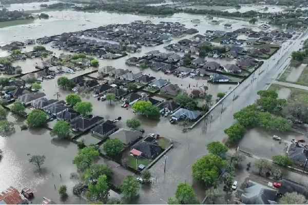 Texas floods leaves 50+ dead, dozens missing