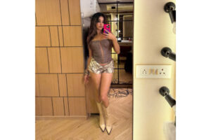 Pic Talk: Janhvi Kapoor’s Bold pose in Shorts