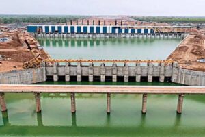 TDP and YSRCP fight over Rayalaseema Lift Irrigation scheme