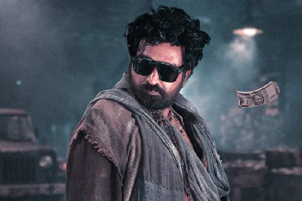 Vijay Sethupathi turns Blind for Slum Dog