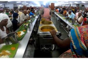 Devotees Turn to Free Meals in Tirumala as Gas Shortage Hits Hotels