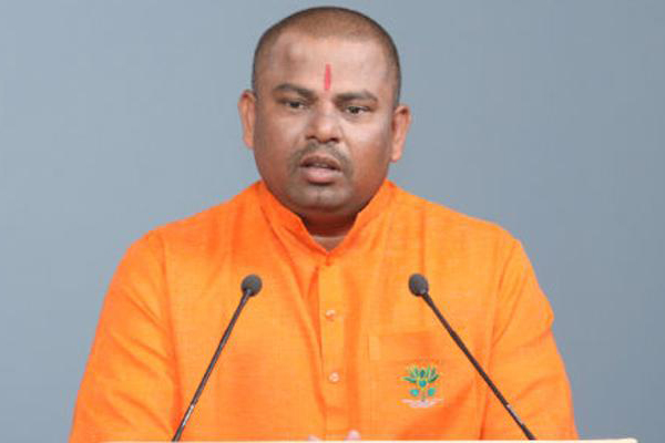 నోటీసులు ఇస్తే అందరి జాతకం బయటపెడుతా – రాజాసింగ్