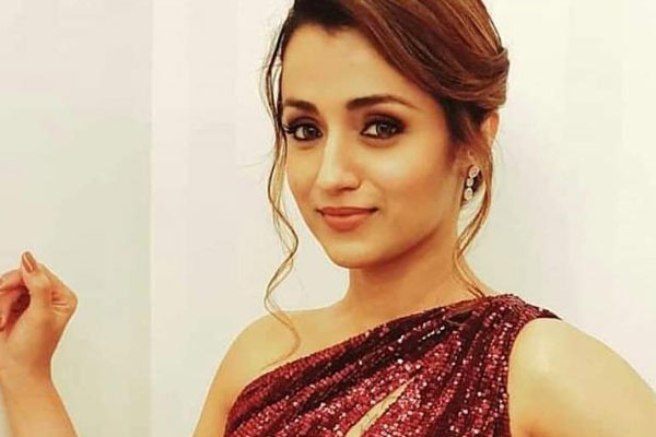 త్రిష.. జ్యోతిలక్ష్మి డ్యాన్స్