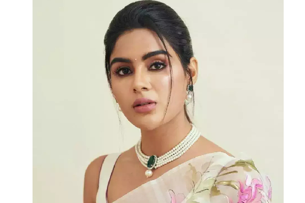 సంయుక్త మీనన్‌… న‌ల్ల బంగారం
